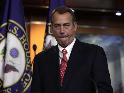 House Speaker John Boehner (R-OH) arrives to speak to the media on the "fiscal cliff" on Capitol Hill in Washington, December 21, 2012. Foto: Yuri Gripas / Reuters