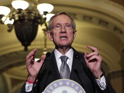 Senate Majority Leader Harry Reid (D-NV) speaks to the media about the "fiscal cliff" on Capitol Hill in Washington December 18, 2012. Foto: Yuri Gripas / Reuters