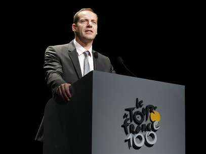 Tour de France director Christian Prudhomme presents the itinerary of the 2013 Tour de France cycling race during a news conference in Paris October 24, 2012. Foto: Benoit Tessier / Reuters