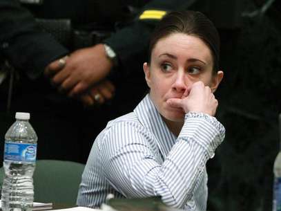 Casey Anthony sits at the defense table after the jury left to begin deliberations in her first degree murder trial at the Orange County Courthouse in Orlando, Florida, July 4, 2011. Foto: Red Huber / Reuters