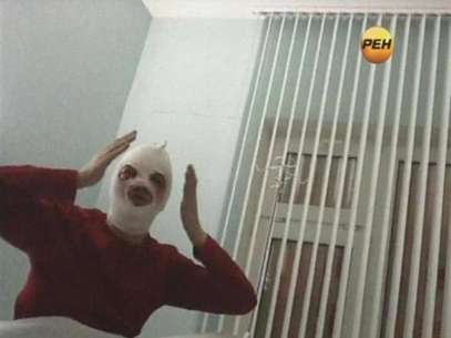 Sergei Filin, artistic director of Russia's prestigious Bolshoi Ballet, gestures during an interview in a still image from footage shot by REN TV in a Moscow hospital January 18, 2013. Foto: REN TV via Reuters TV / Reuters