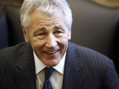 Chuck Hagel reacts during meeting on Capitol Hill in Washington in this January 23, 2013 file photo. As Hagel, President Barack Obama's nominee to lead the Pentagon, prepared to meet with senior New York Senator Chuck Schumer in mid-January, the White House stepped in and ensured that the get-together would take place quickly - and in the West Wing. Hagel, 66, a decorated Vietnam War veteran and former two-term Republican senator, emerged as a leading candidate to replace Leon Panetta almost as quickly as the defense secretary announced his retirement. Foto: Jason Reed / Reuters