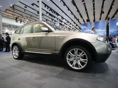 The X5 all terrain car of German carmaker BMW is on display at the international car show IAA in Frankfurt September 12, 2007. Foto: Christian Charisius / Reuters