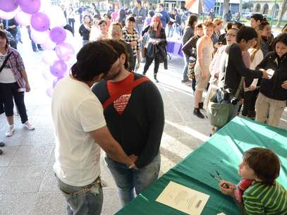 Alrededor de 80 parejas del mismo sexo acudieron al evento denominado "Acepto". Foto: Carlos Tamayo / Terra M&eacute;xico