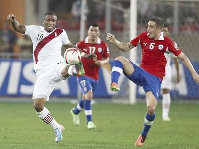 Farf&aacute;n dej&oacute; todo en la cancha y rompi&oacute; una racha de ocho derrotas consecutivas ante Chile Foto: Martin Mejia / AP