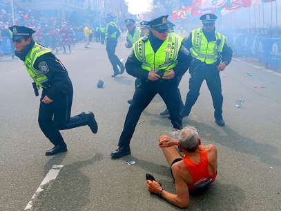 Al menos dos personas murieron y más de 100 resultaron heridas tras dos estallidos registrados durante el Maratón de Boston. Foto: John Tlumacki / AP/The Boston Globe
