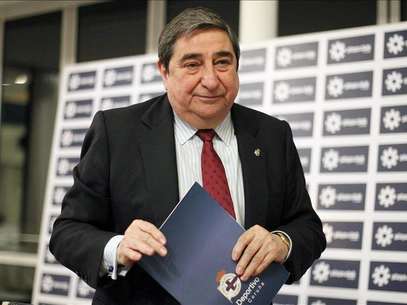 El juez del concurso del Deportivo mantiene a Lendoiro sin sueldo Foto: Agencia EFE / © EFE 2013. Está expresamente prohibida la redistribución y la redifusión de todo o parte de los contenidos de los servicios de Efe, sin previo y expreso consentimiento de la Agencia EFE S.A.