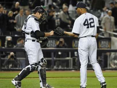 El cerrador panameño Mariano Rivera (42) se apuntó el salvamento al lanzar un episodio, ponchando a uno. Foto: AP