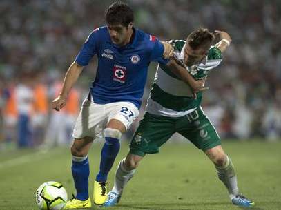 Cruz Azul proved to be too much for Santos in a resounding 3-0 win.  Foto: Mexsport