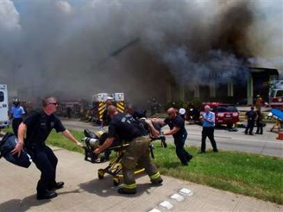 Incendio en hotel de Houston causa victimas. Foto: AP