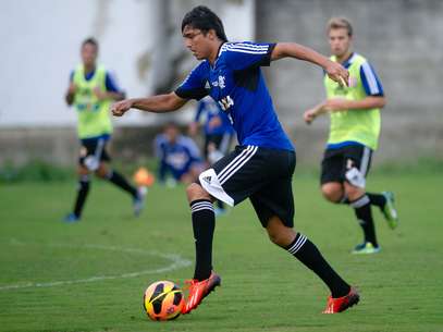 Marcelo Moreno ainda receberá parte do salário do Grêmio Foto: Mauro Pimentel / Terra
