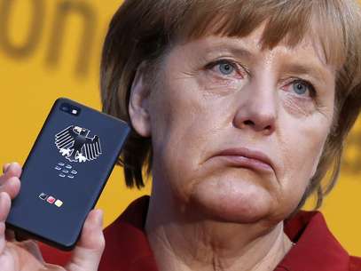 Indícios apontam que os EUA teriam espionado o celular de Angela Merkel Foto: Reuters
