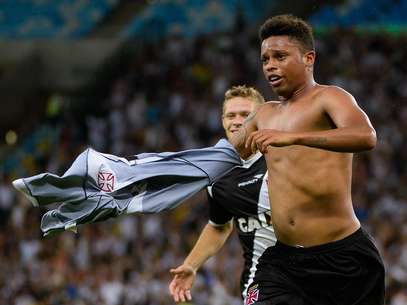 Ex-santista André marcou o gol que definiu o empate do Vasco Foto: Pedro Martins/Agif / Gazeta Press