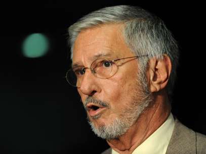 Deputado Ibsen Pinheiro cassado durante o escândalo, mas comprovou sua inocência Foto: Fabio Rodrigues Pozzebom / Agência Brasil