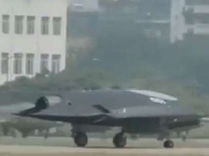 Imagem de vídeo divulgado pelo SCMP mostra o avião não tripulado em seu voo inaugural Foto: South China Morning Post / Reprodução