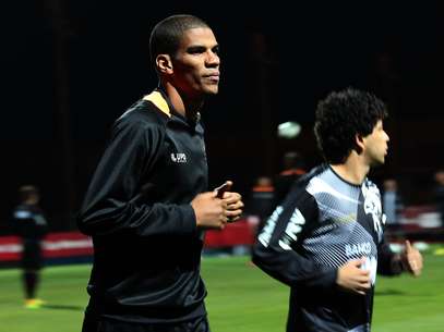 Leonardo Silva lembrou que o Atlético-MG enfrentou pressões maiores durante a Libertadores Foto: Felipe Held / Terra