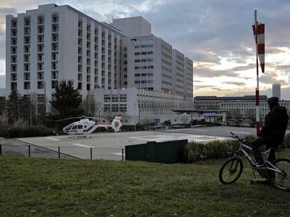 Alemão foi levado de helicóptero para o hospital de Grenoble Foto: AP