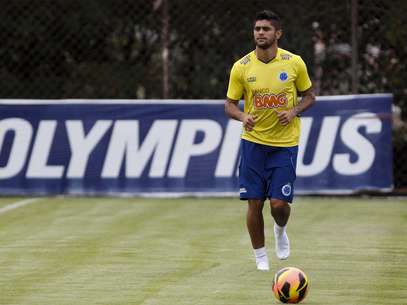 Luan parece ter agradado a diretoria cruzeirense e permanecerá na equipe em 2014 Foto: Washington Alves/VIPCOMM / Divulgação