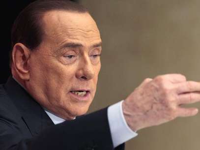 Ex-premiê italiano Silvio Berlusconi; político lançou uma campanha para a adoção de centenas de milhares de cães e gatos de rua na Itália Foto: Remo Casilli / Reuters