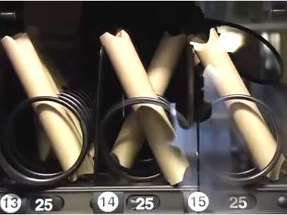 Canadá inicia venda de cachimbos de crack em máquinas automáticas  Foto: Reprodução