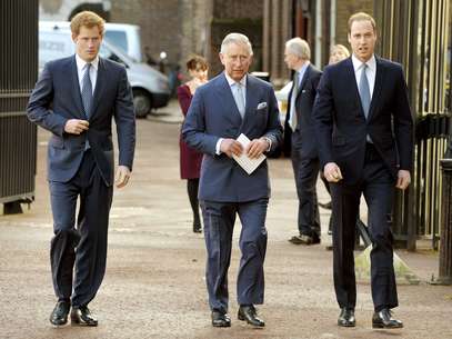 Príncipe Charles e seus dois filhos participaram da "Illegal Wildlife Trade Conferece" em Lancaster, Londres, na semana passada Foto: Reuters Príncipe Charles e seus dois filhos participaram da "Illegal Wildlife Trade Conferece" em Lancaster, Londres, na semana passada Foto: Reuters