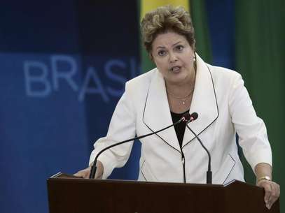 A presidente Dilma Rousseff, durante cerimônia de posse de novos ministros, no Palácio do Planalto (foto de arquivo) Foto: Ueslei Marcelino / Reuters