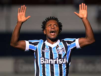 Zé Roberto abriu o placar para o Grêmio fora de casa Foto: Edu Andrade/Fato Press / Gazeta Press