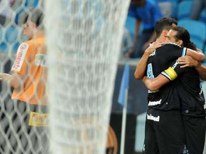Barcos fez os dois primeiros gols gremistas Foto: Ricardo Rimoli / Agência Lance