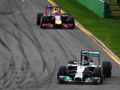 Nico Rosberg lidera o Grande Prêmio da Austrália Foto: Getty Images