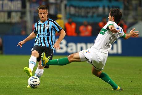 Volante se machucou em amistoso Foto: Lucas Uebel/Grêmio FBPA / Divulgação