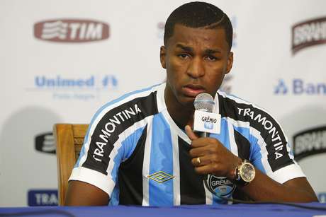 Equatoriano Erazo foi apresentado no Grêmio Foto: Lucas Uebel / Grêmio FBPA / Divulgação