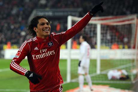 Guerrero quer e pode retornar ao Hamburgo, dizem alemães