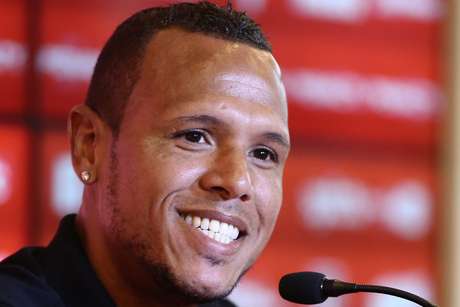 Luís Fabiano brinca com Palmeiras: 