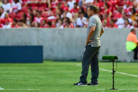 Aguirre teve a chance de observar reservas em campo Foto: Vinicius Costa / Futura Press