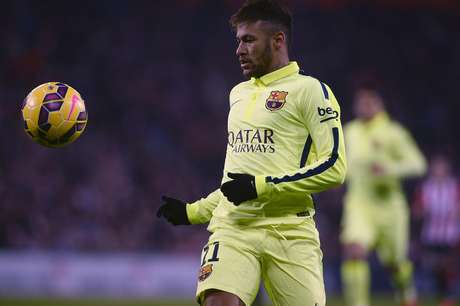 Neymar aproveitou a goleada para marcar o seu Foto: Vincent West / Reuters