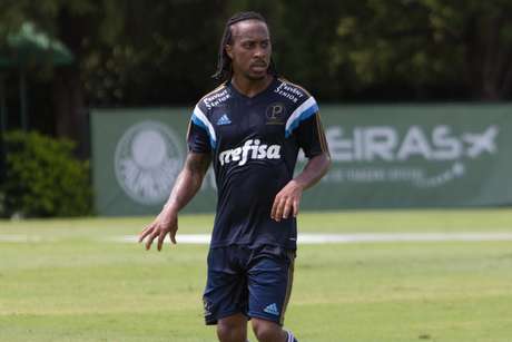 Oswaldo prevê Arouca por 90 minutos sábado, mas tem cuidado