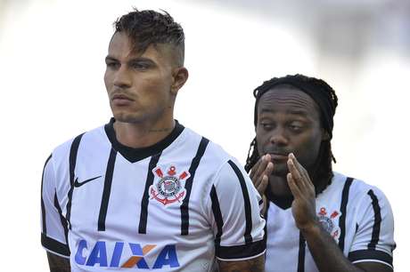 Guerrero fez dupla de titular com Vagner Love Foto: Mauro Horita / Agif