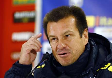 Dunga, técnico da seleção brasileira, concede entrevista em Viena. 17/11/2014. Foto: Leonhard Foeger / Reuters