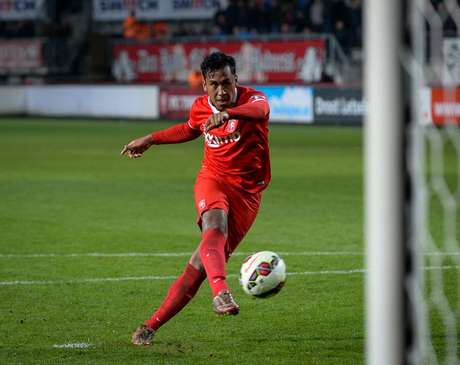 Renato Tapia llegó al Twente desde el 2013 y se ha convertido es uno de los elementos importantes del equipo en la zona defensiva.