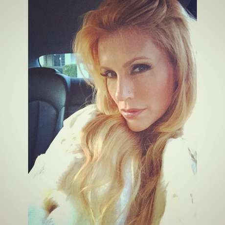 Estela Mora, exesposa de Beto Cuevas, es arrestada por robo