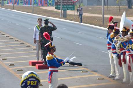 A presidente abriu o desfile de 7 de Setembro na Esplanada dos Ministérios