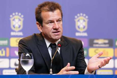 Cleber Mendes / LANCE!Press Dunga não convocou Neymar, principal nome da Seleção, que cumprirá suspensão imposta na Copa América