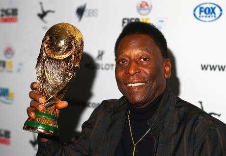 Pelé conquistou muitos títulos em sua carreira, mas ter sido três vezes campeão em Copa do Mundo... só o Rei conseguiu!
