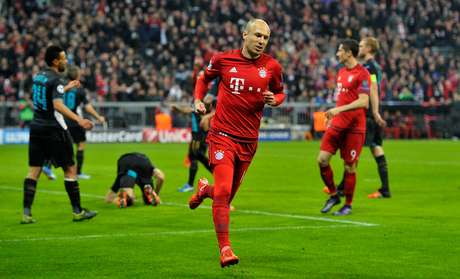 Robben fez um dos gols da fácil vitória do Bayern de Munique