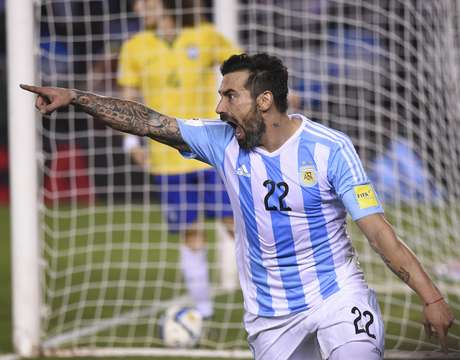 Getty Images Lavezzi abriu o placar para a Argentina no primeiro tempo
