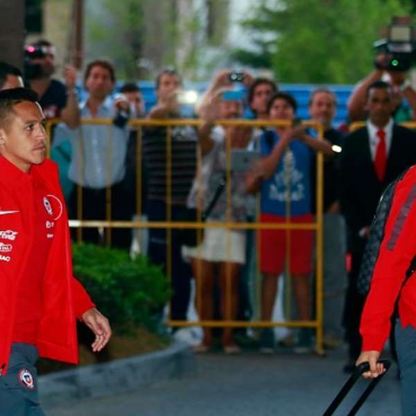 La Roja ya esta en Montevideo para su duelo ante Uruguay