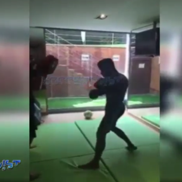 Vídeo: Practicar boxeo, parte del entrenamiento de Neymar