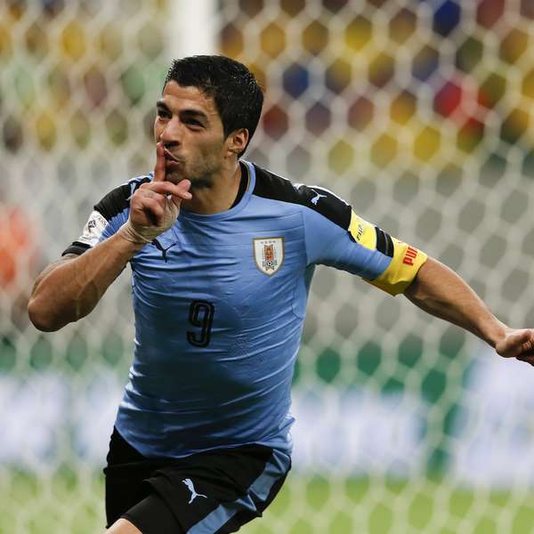 Suárez vuelve con gol y Uruguay empata con Brasil