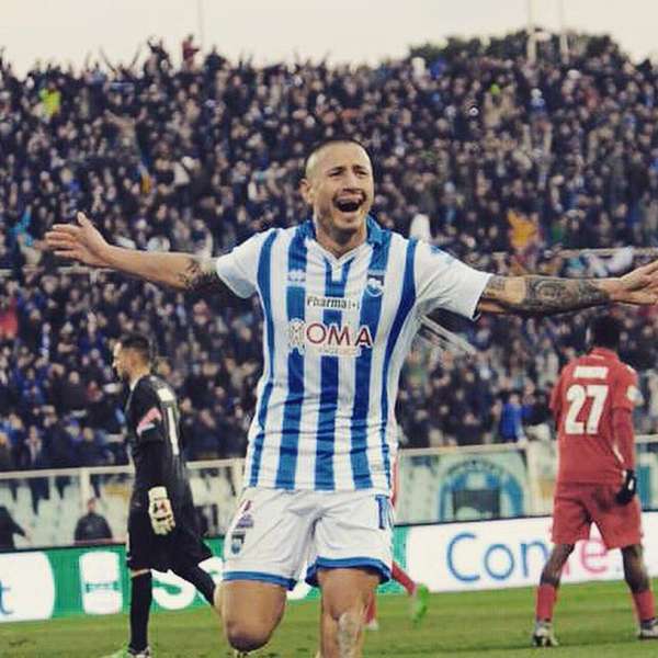 Gianluca Lapadula marcó golazo que acerca al Pescara a Serie A