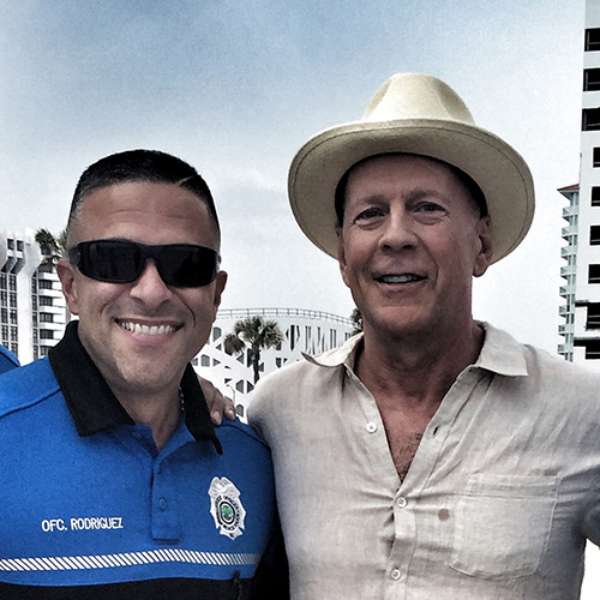 Bruce Willis fue 'atacado' por una fan - Terra.com